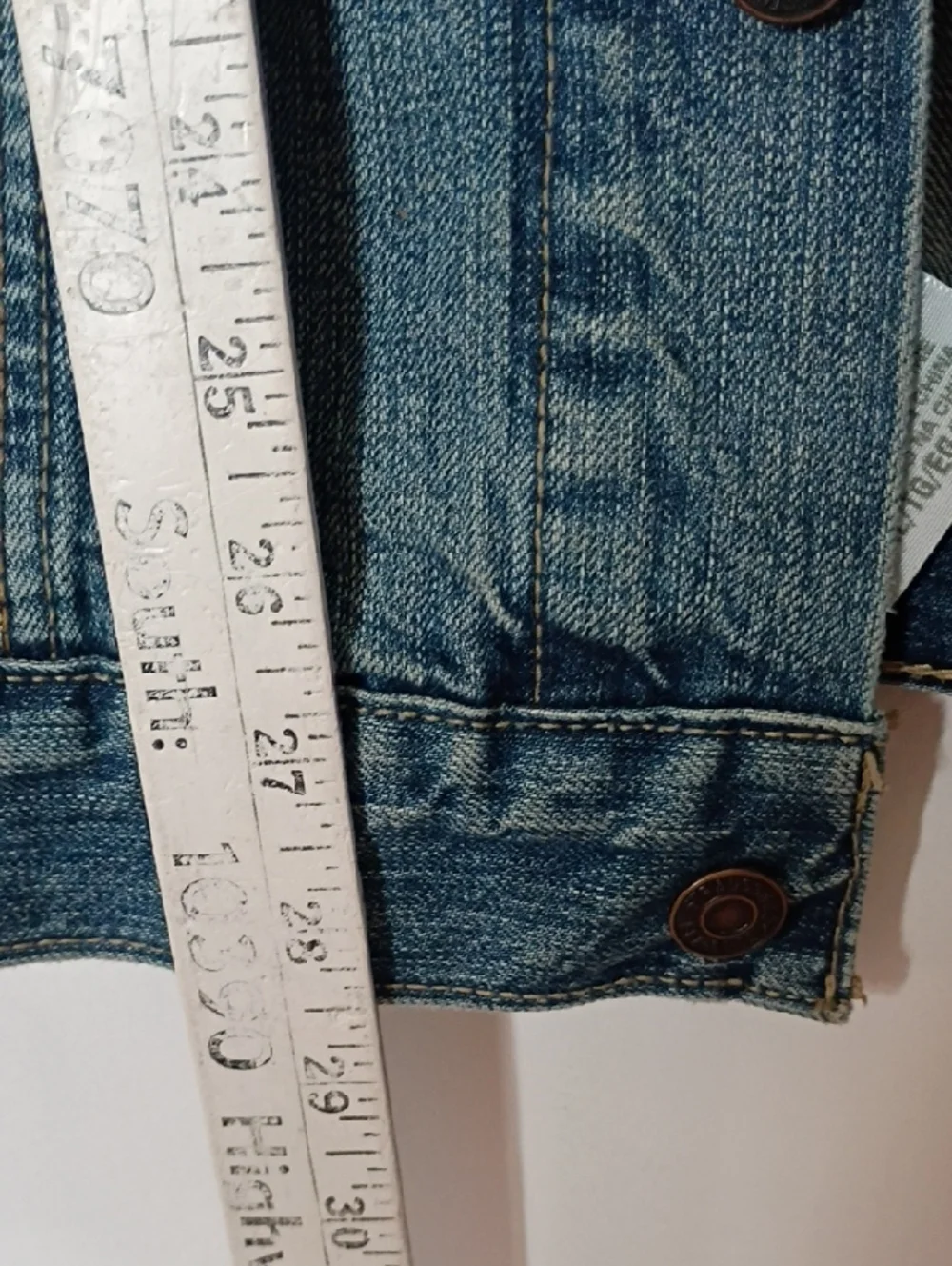 Vintage Levi's Men's Light Blue Denim Trucker Jacket 70589 - Picture 7 of 11